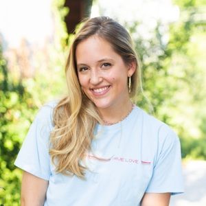 Meet your posher, Julia